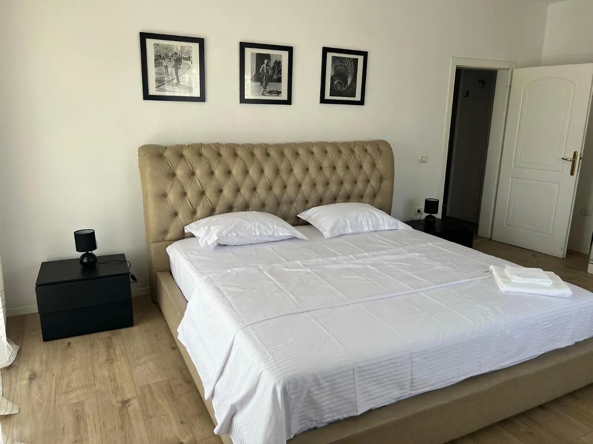 Urban Comfort Oasis Tirana 0*,  Albania